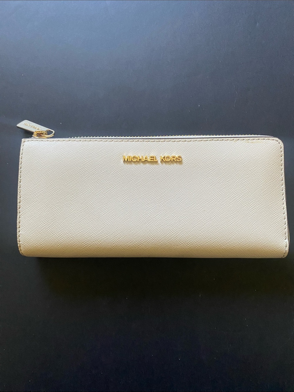 Michael Kors Metallic off white Zip Around Wallet